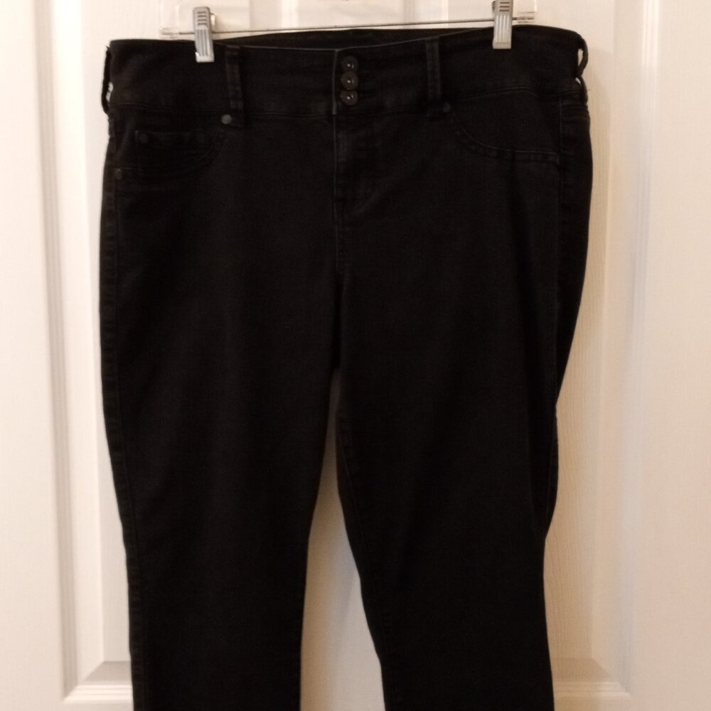TORRID Black Denim Jegging Jeans – Size 16 Short
